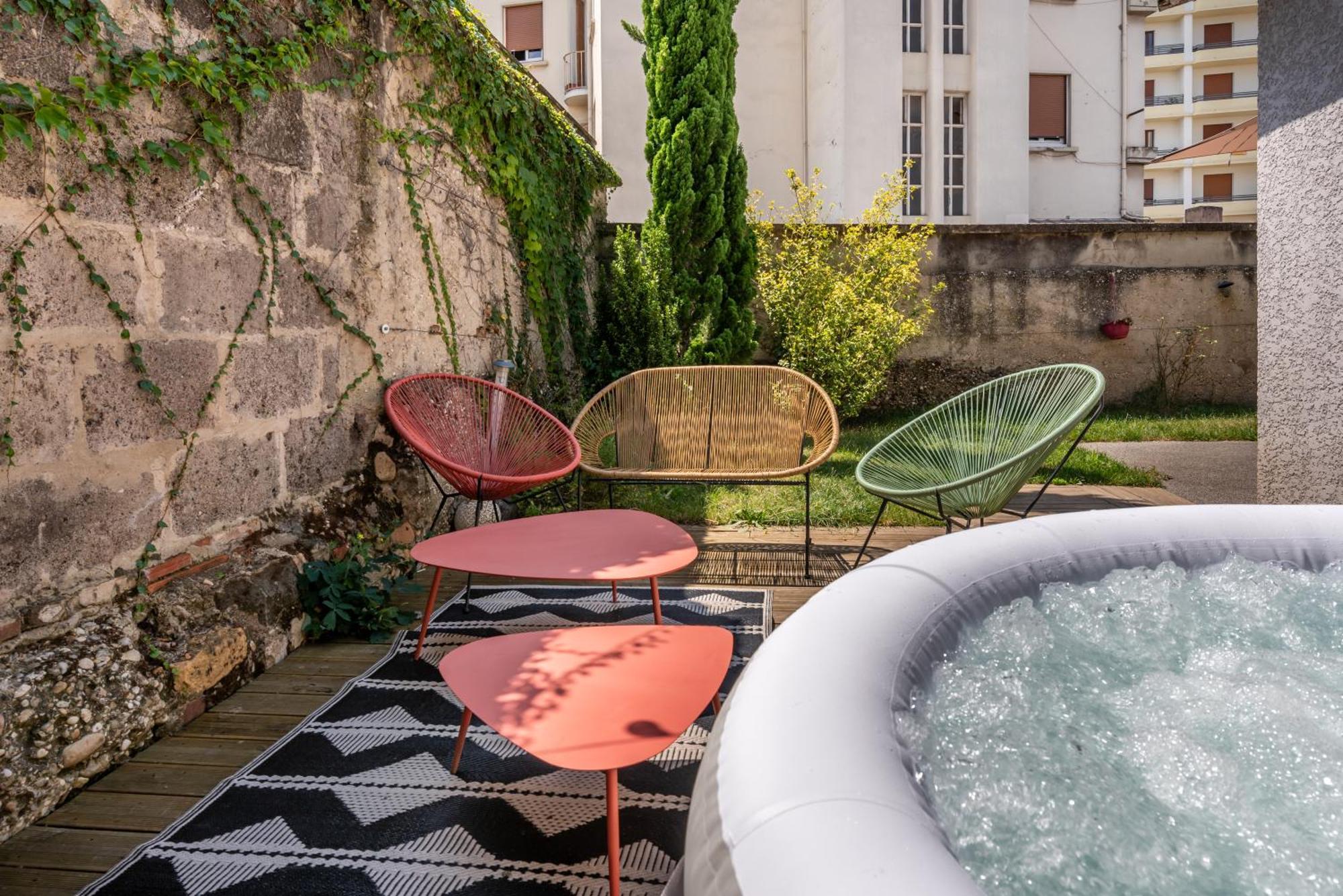 La Villa Sassolini Avec Jacuzzi ليون المظهر الخارجي الصورة
